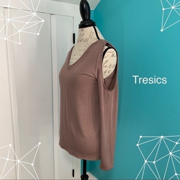 TRESICS Cold Shoulder Long Sleeve Top - Picture 1 of 5